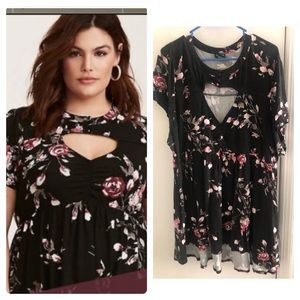 Black, floral print, key hole tunic